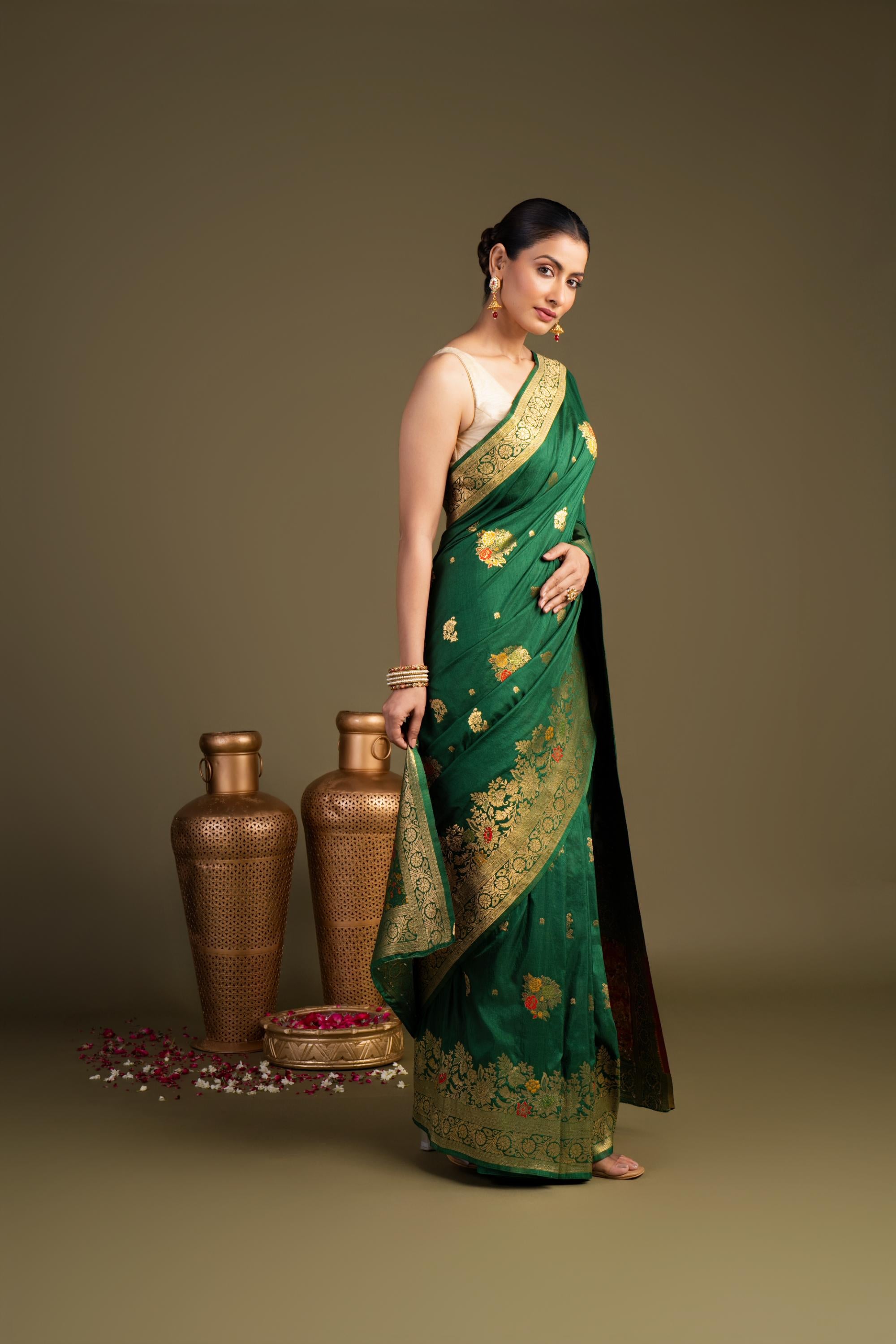 Bottle Green Pure Silk Banarasi Handloom Saree?