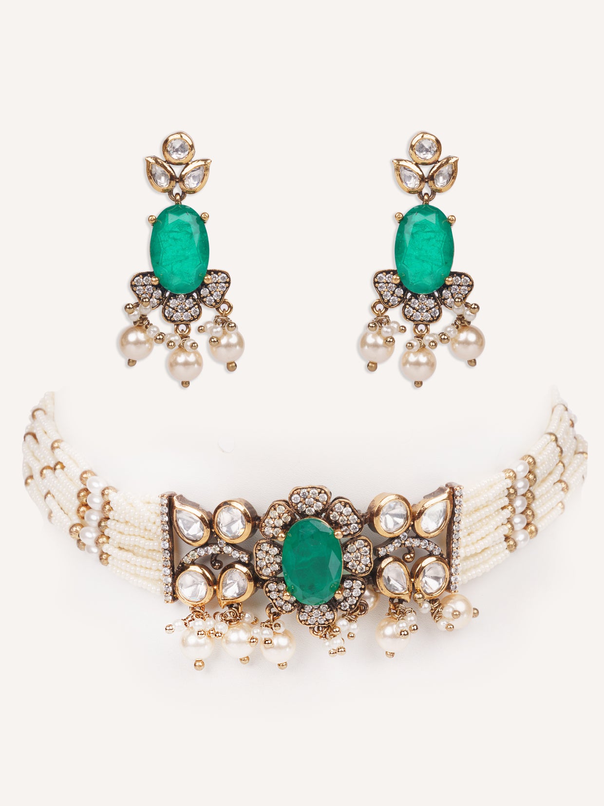 Dramatic and classy two tone kundan choker with matching earrings