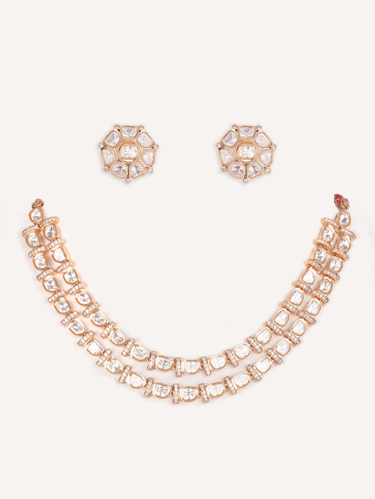 Petit and elegant kundan necklace with pearls