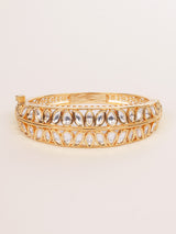 Elegant and classic kundan bracelet