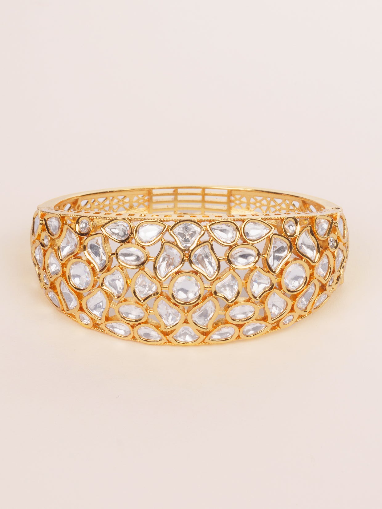 Elegant and classic kundan bracelet