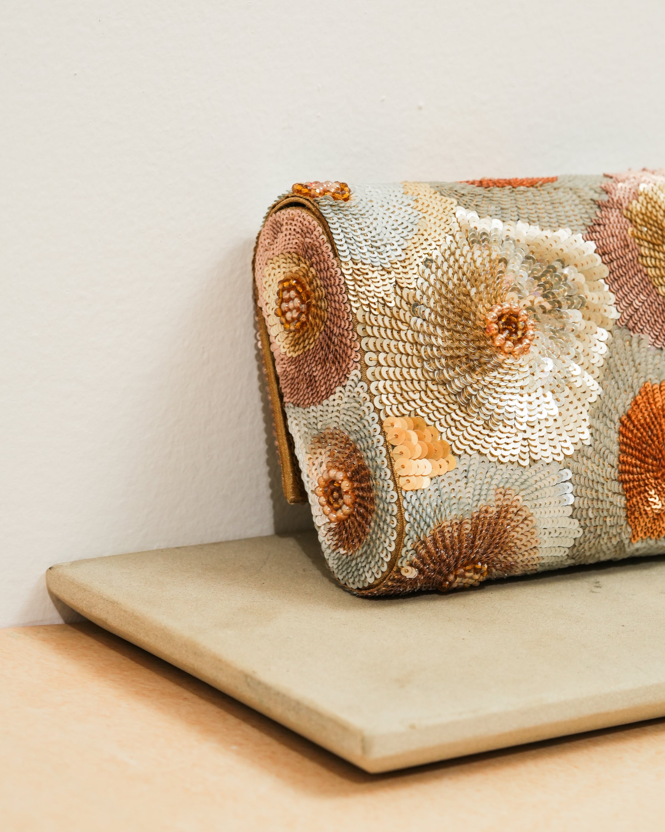 Flower sequin clutch