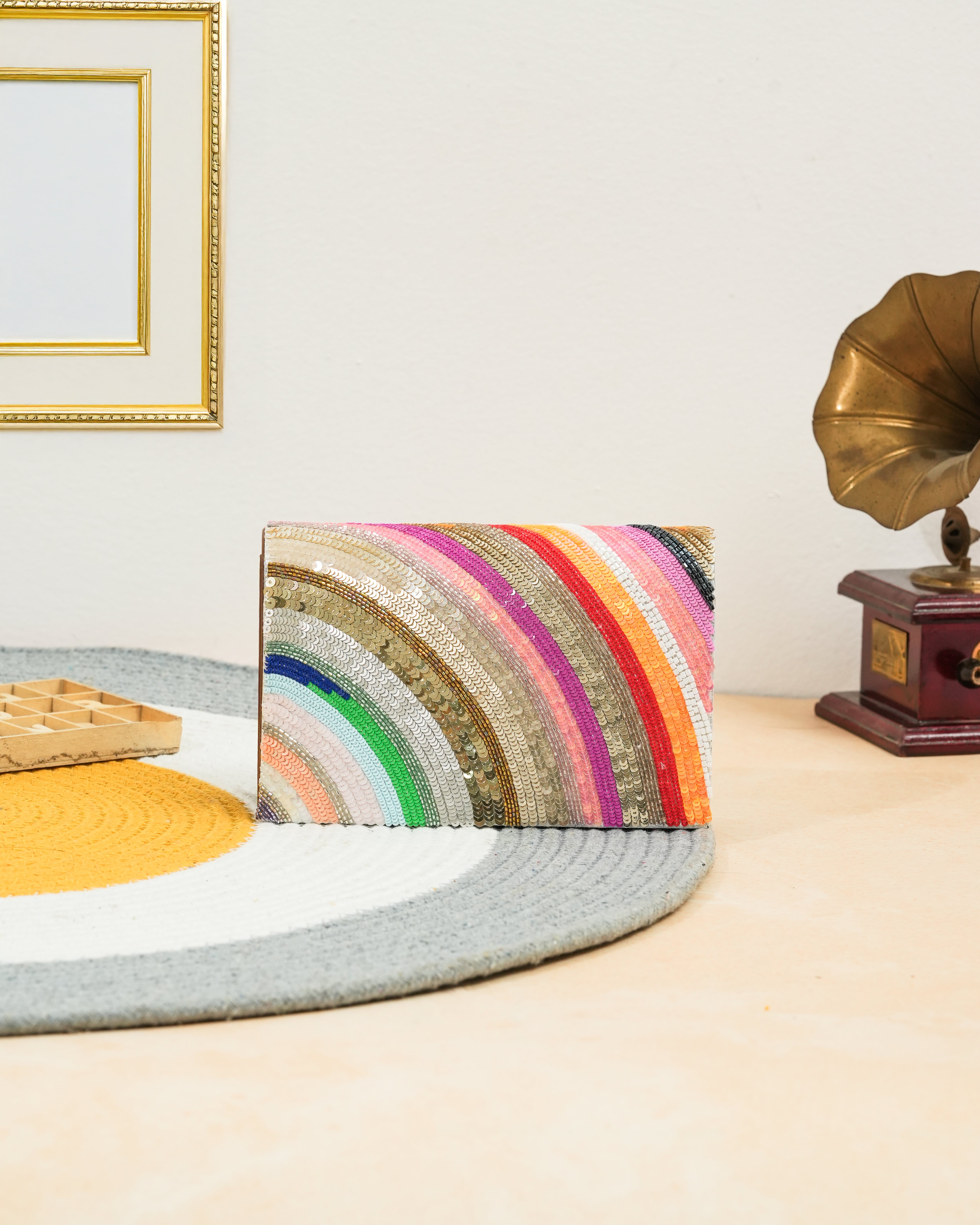 Rainbow clutch