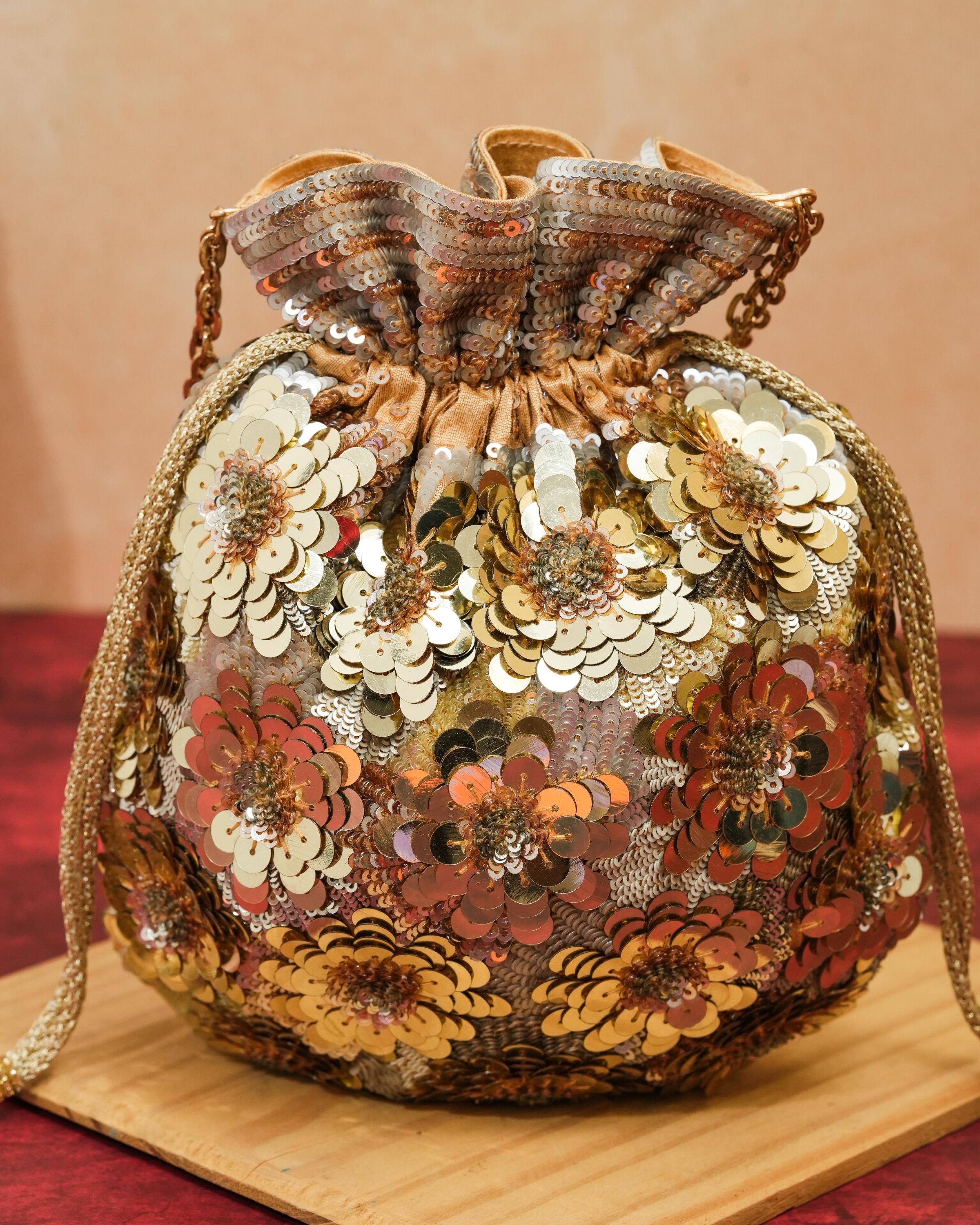 Polma flower potli