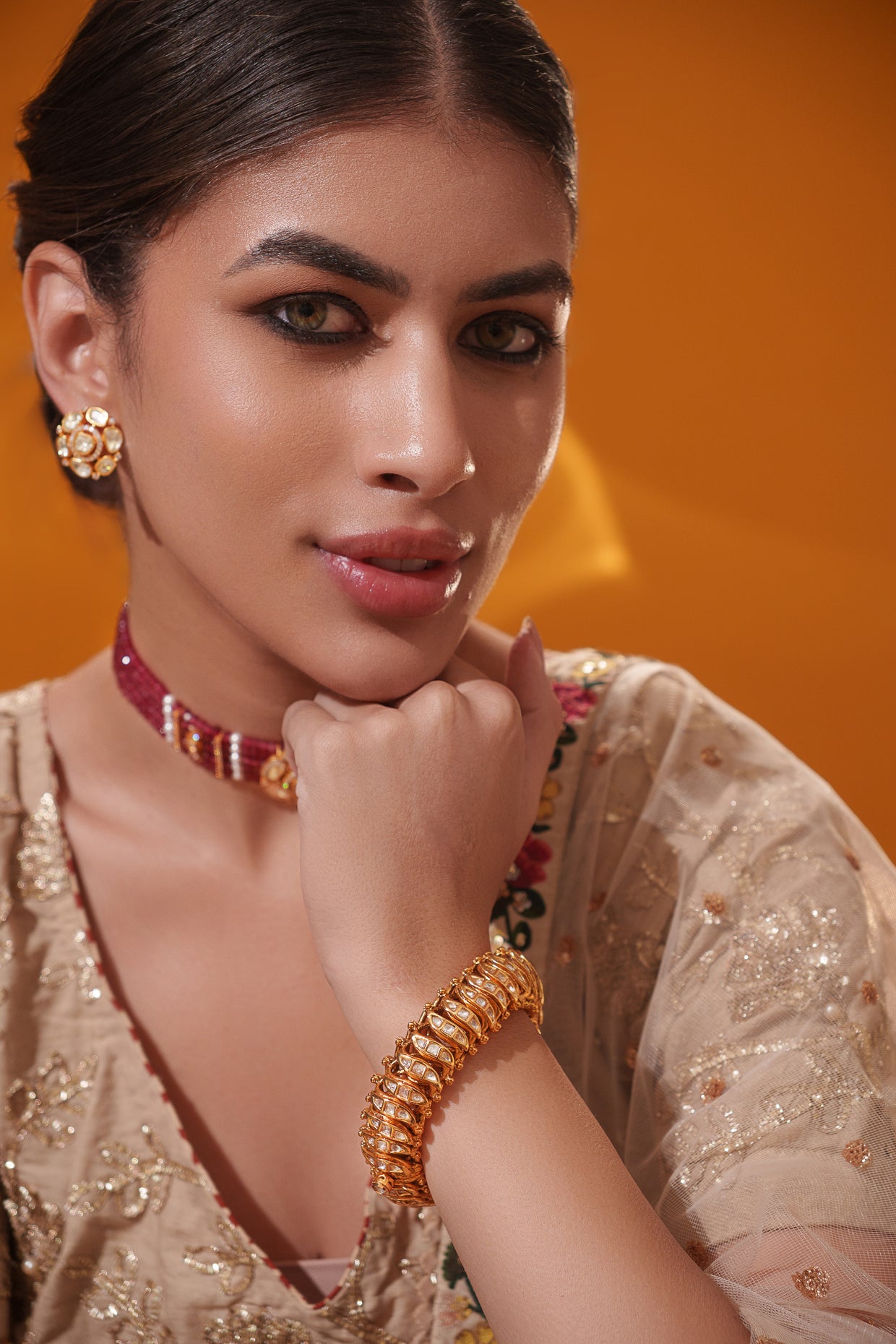 Elegant and classic kundan bracelet