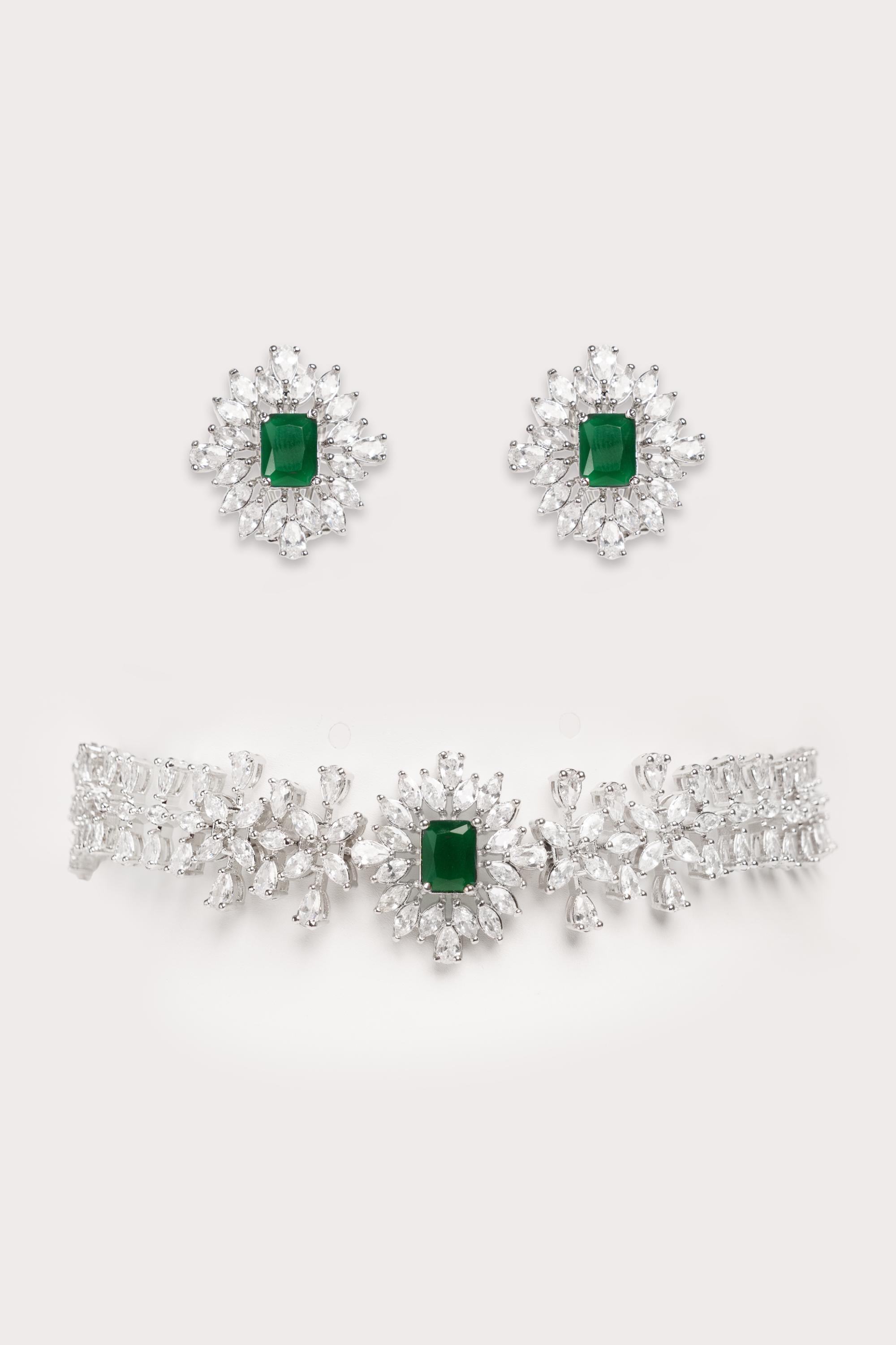Elegant diamond choker with emerald stone and earrings
