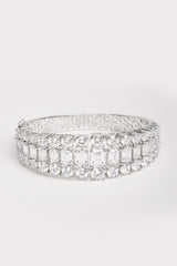 Classic and stylish diamond kada