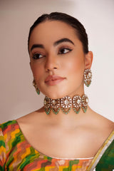 Bold and dramatic two tone finish polki choker set