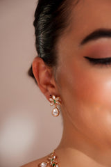 Dramatic and stylish kundan necklace set with matching earrings