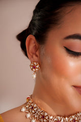 Dramatic and stylish kundan necklace set with matching earrings