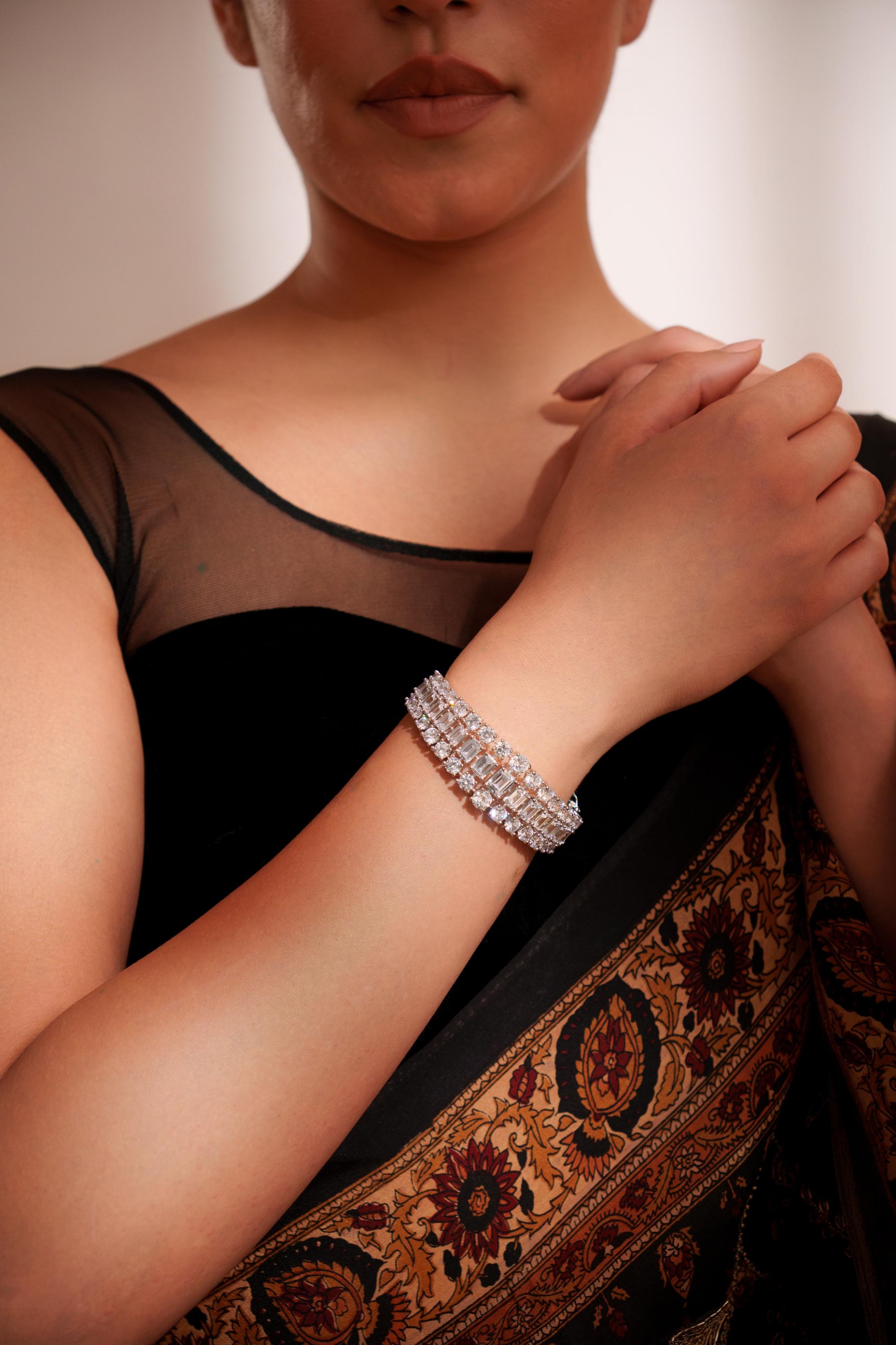 Classic and stylish diamond kada