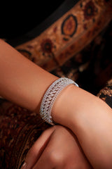Classic and stylish diamond kada