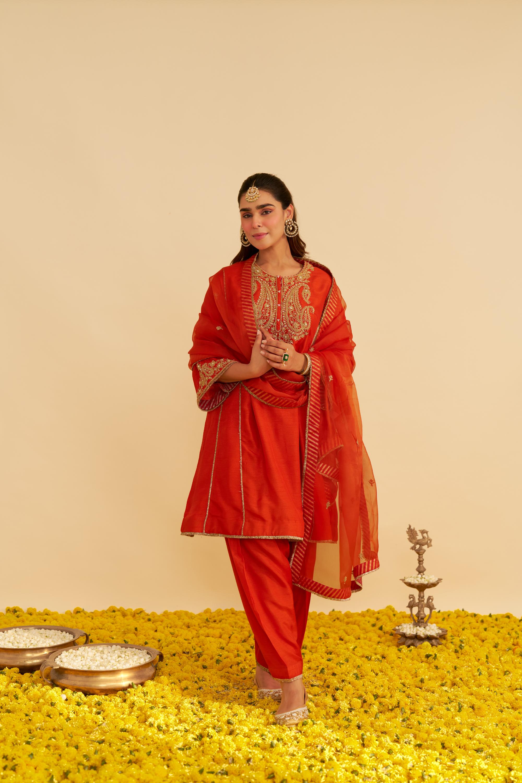 AYRA - SHORT CHAUGA WITH SALWAR