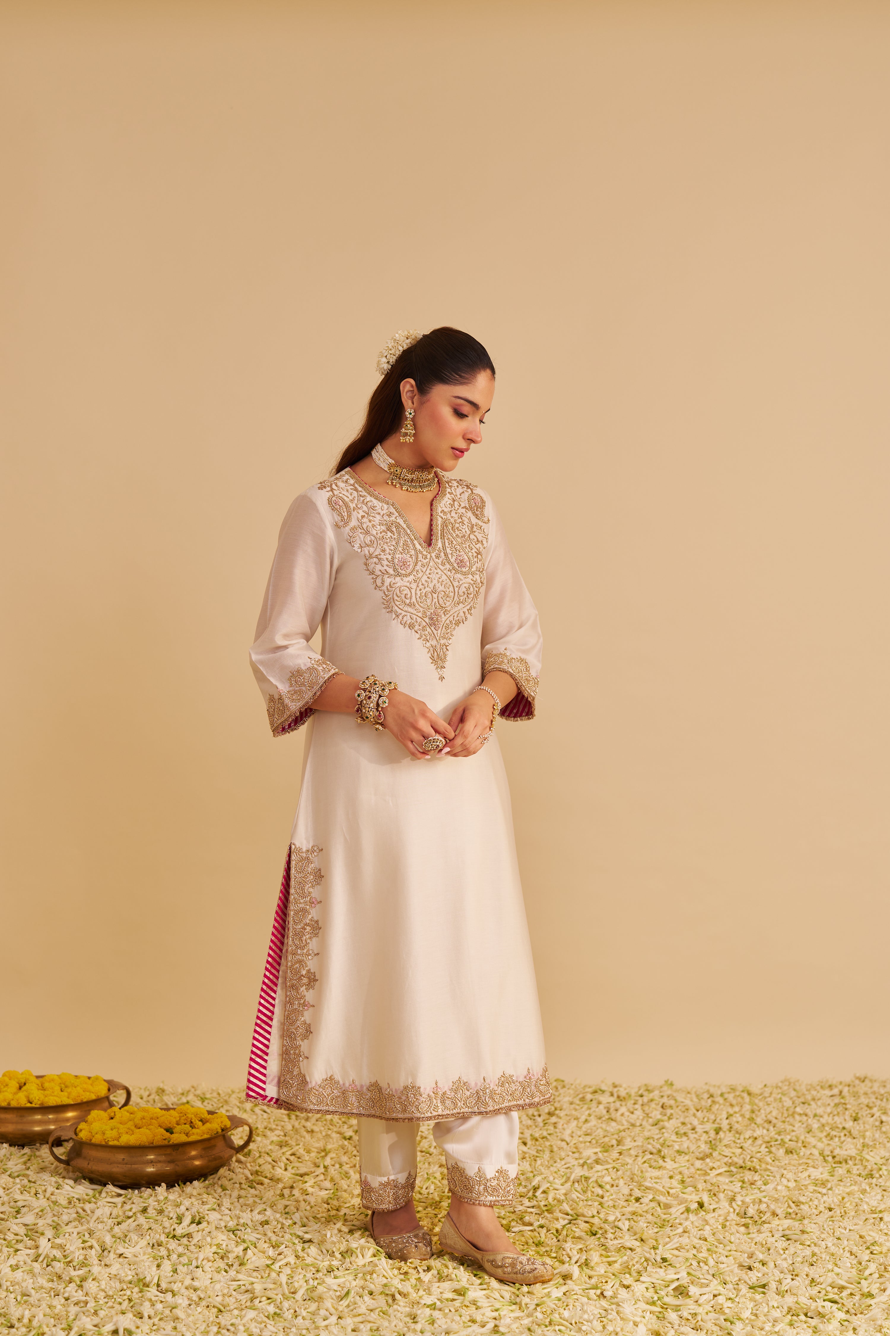 Areefa - Dabka Zardozi Embroidered Rich Banarasi Daisy Ivory Suit & Salwar