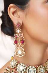 Bold and dramatic polki necklace set with matching earrings