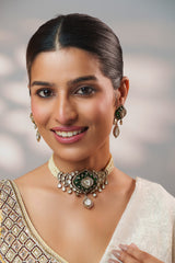 Dramatic and classy two tone polki choker with matching earrings