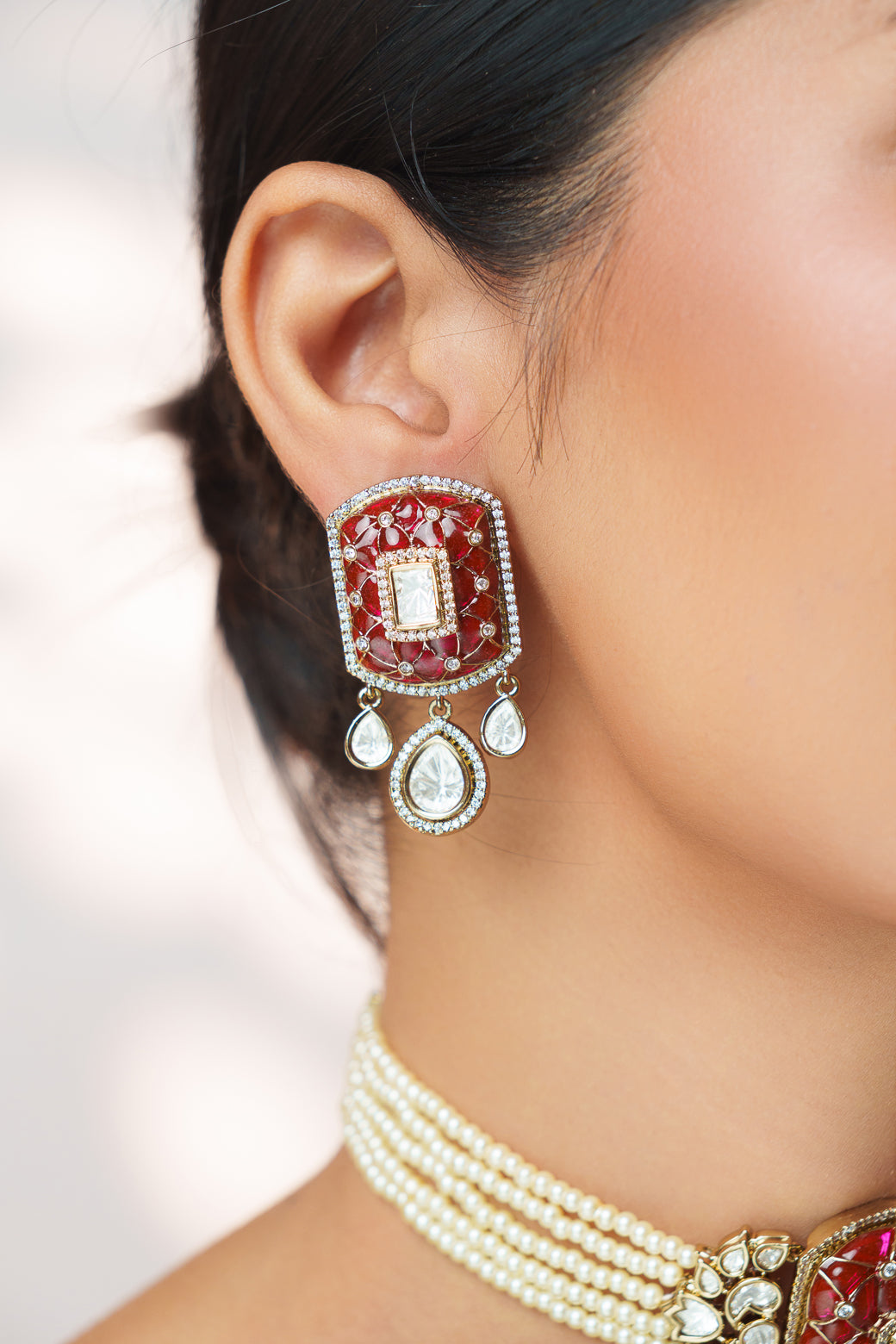 Dramatic and classy two tone polki choker with matching earrings