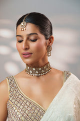 Dramatic and classy two tone polki choker with matching earrings