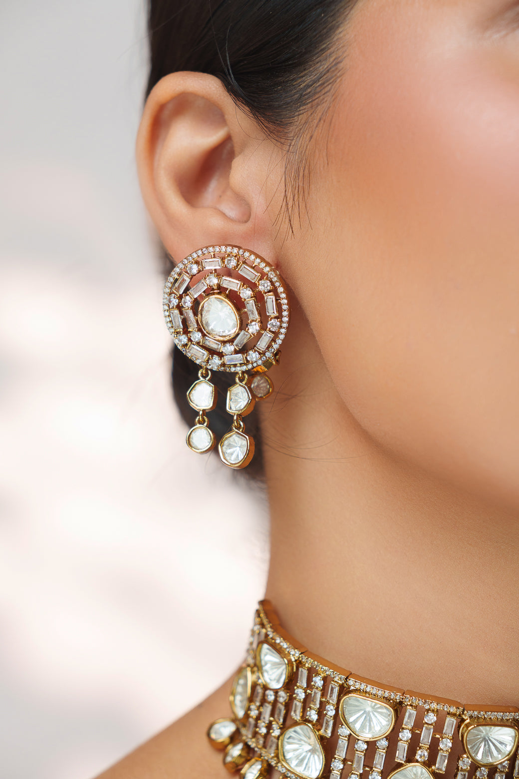 Dramatic and classy two tone polki choker with matching earrings