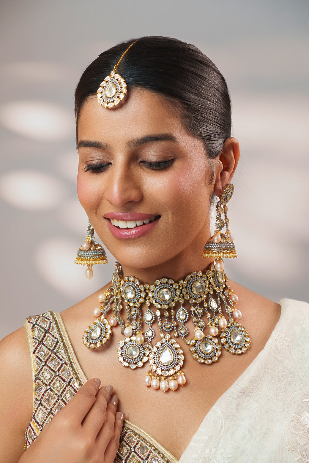 Extraordinary fusion of kundan and polki necklace set with earrings and maangtika
