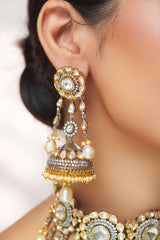 Extraordinary fusion of kundan and polki necklace set with earrings and maangtika