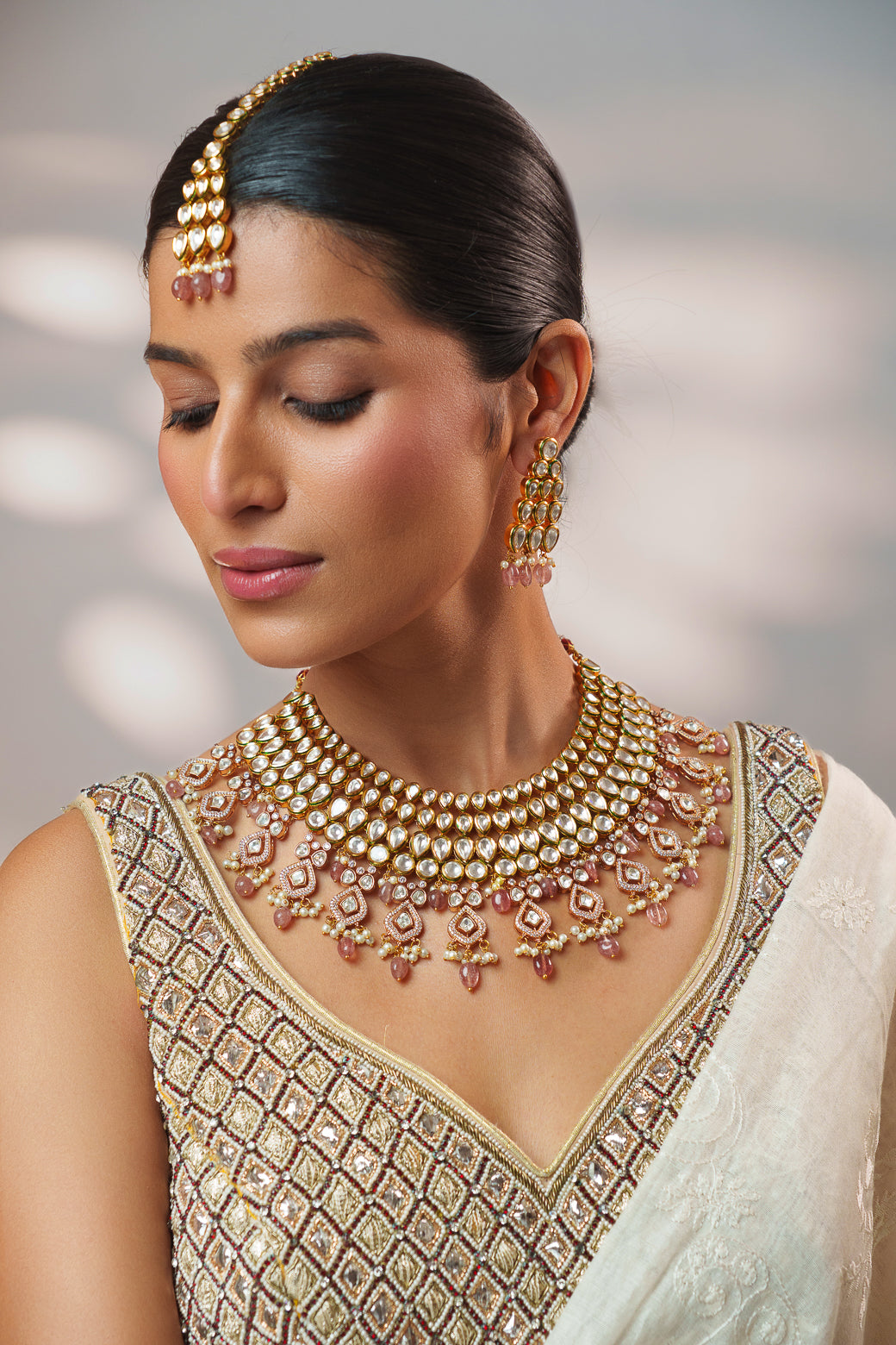 Extraordinary fusion of kundan and polki necklace set with earrings and maangtika