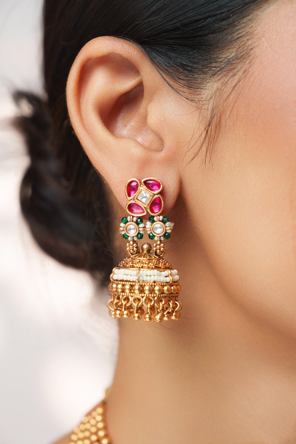 Classic and stylish kundan necklace set with matching earrings