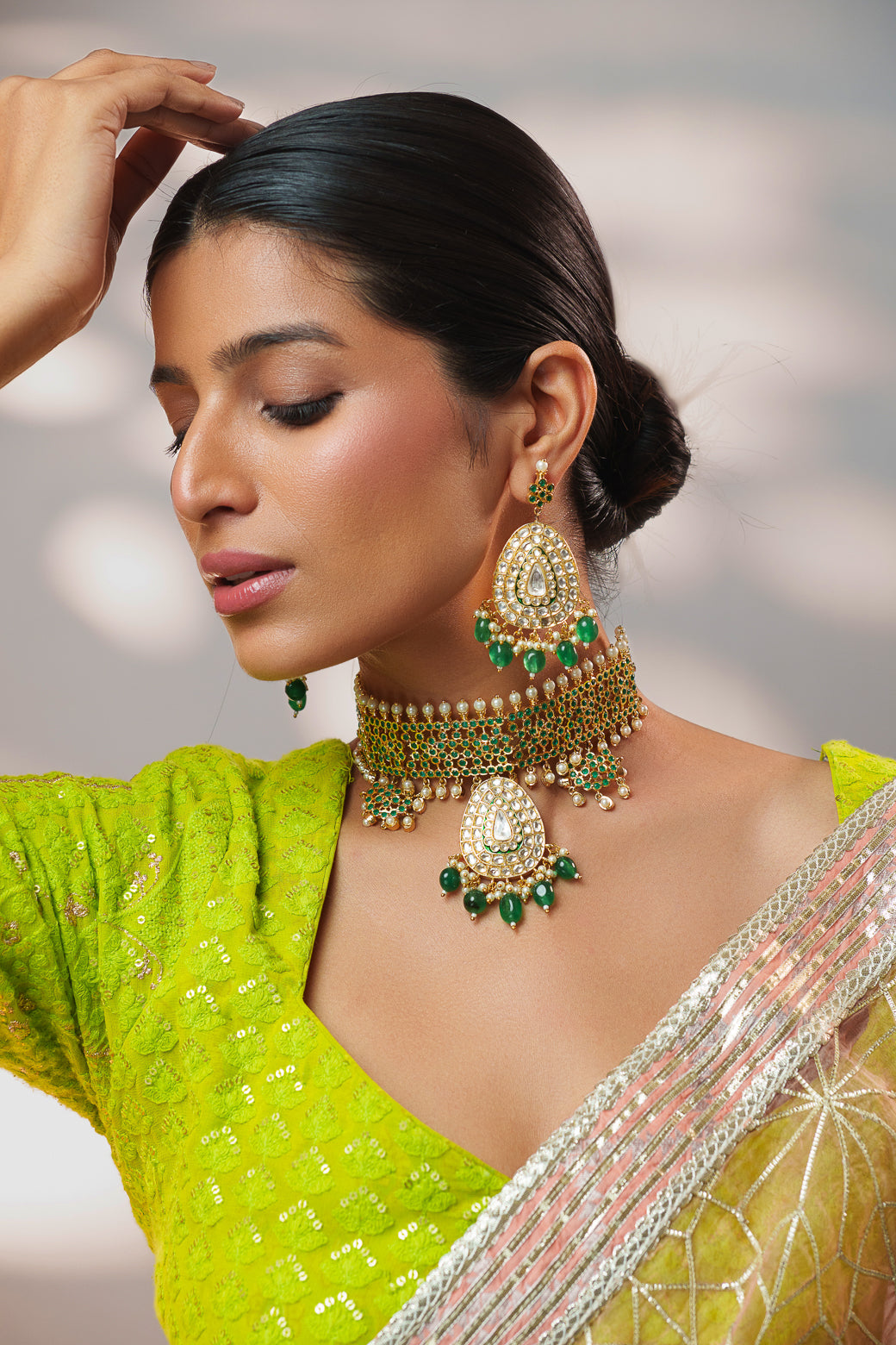 Extraordinary fusion of kundan and jadau choker with earrings