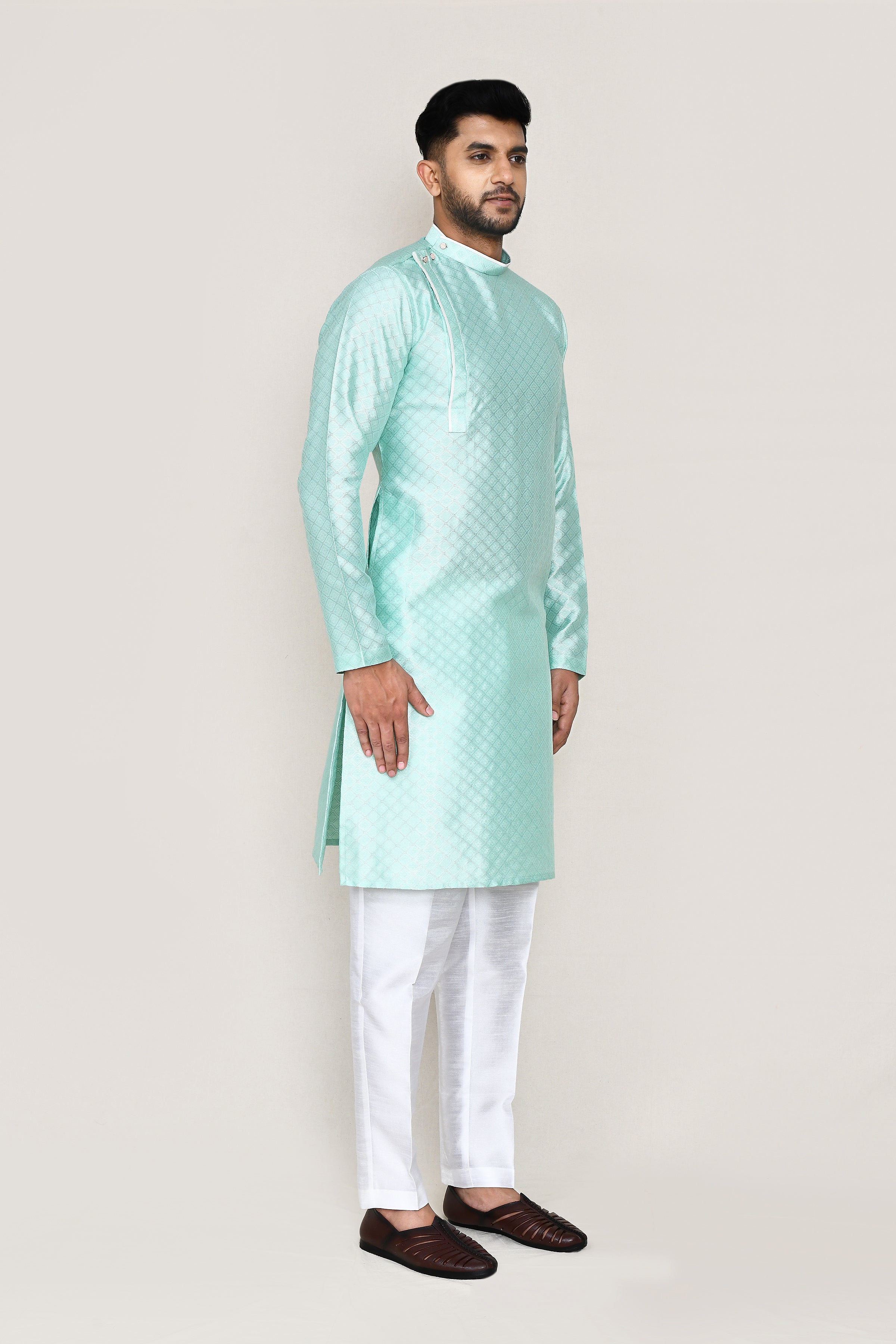 kurta with straight fit pant