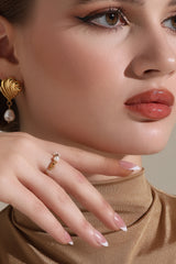 ELASTIC ELEGANCE