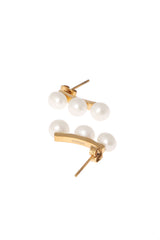 CHIC STUDS