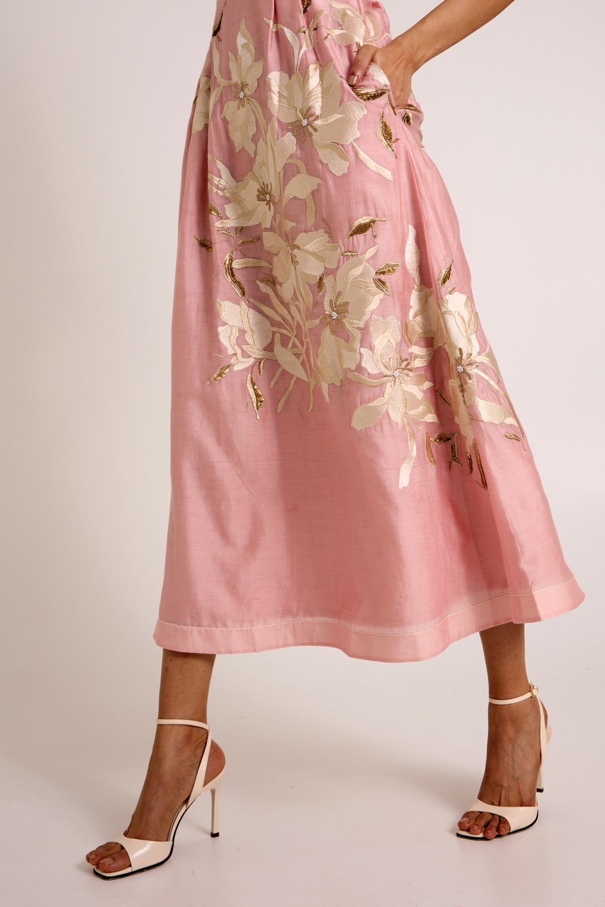 Ice Pink Paiva - Soft Bloom Midi Dress