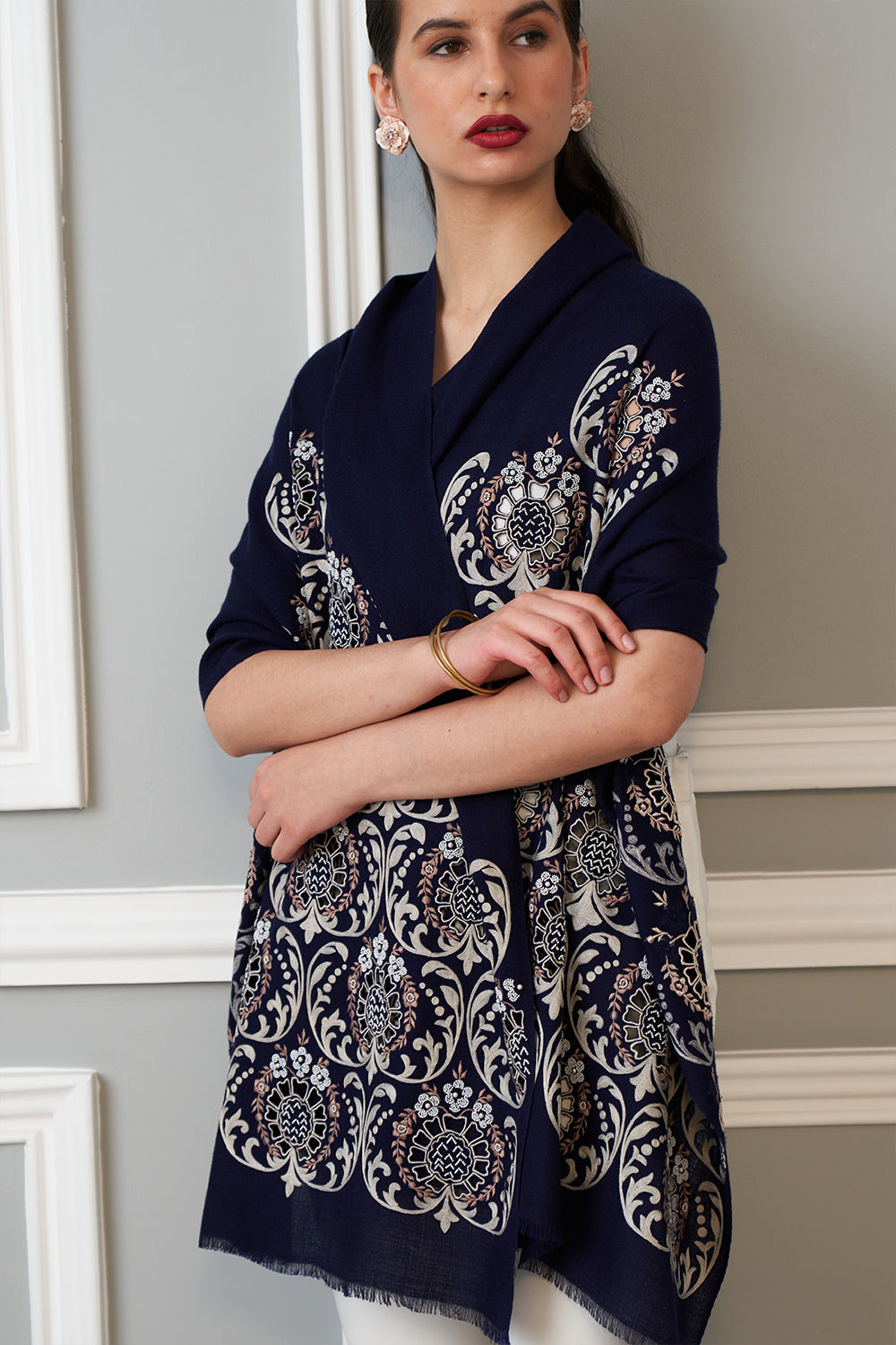 Floral Crest | Embroidered Wool Silk Stole