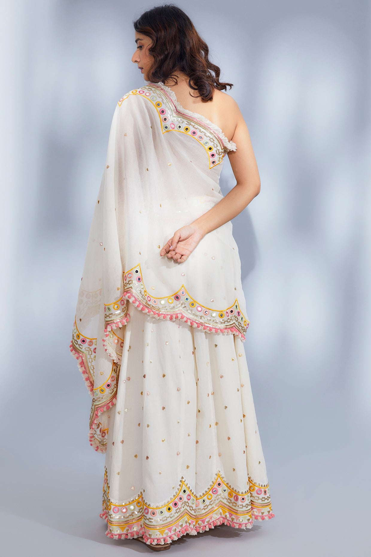 Amyra Sharara Set