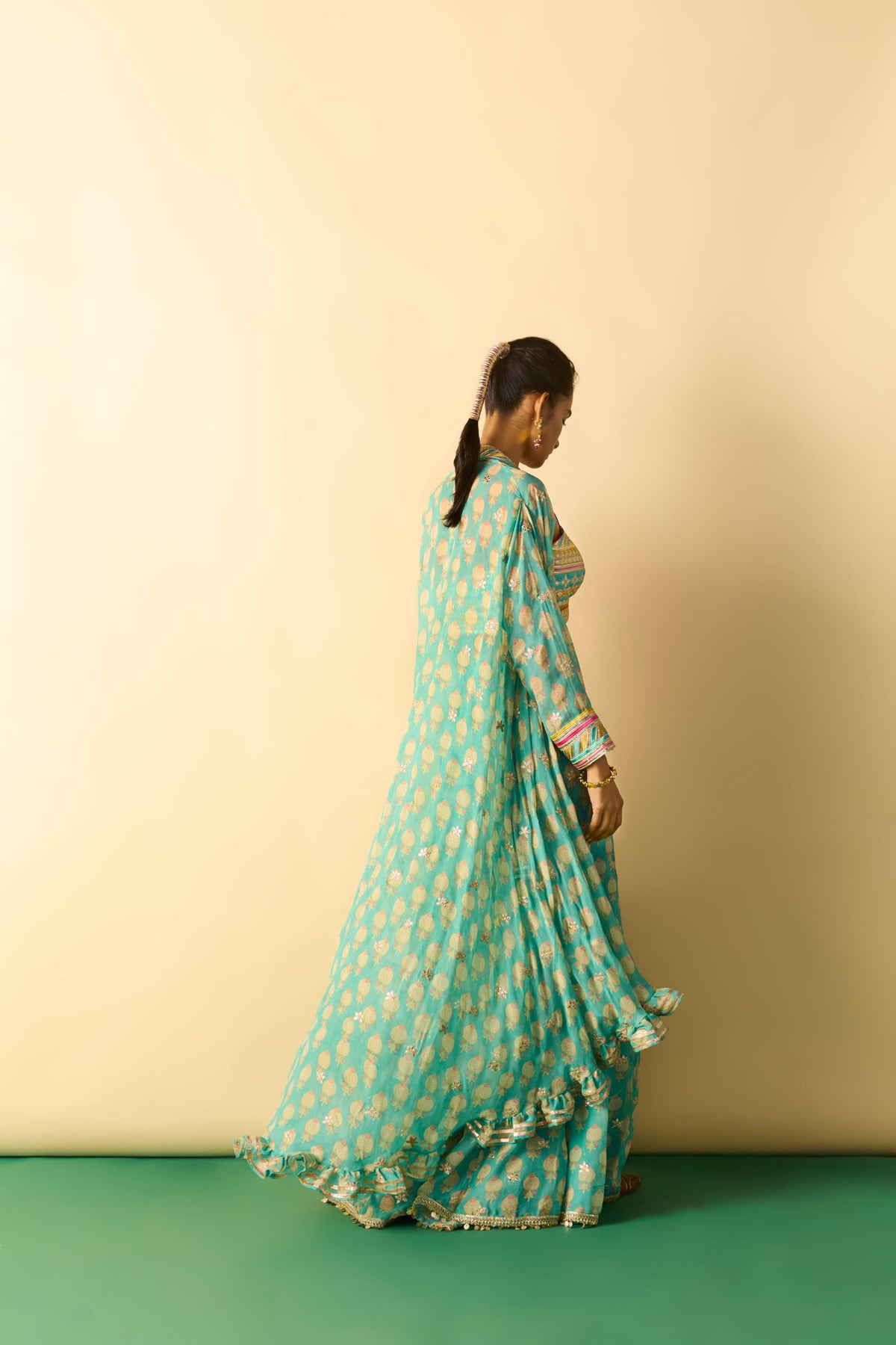 Dharika Cape Set 50
