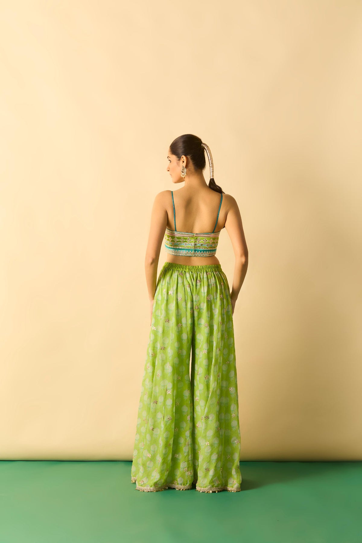 Dharika Cape Set 49