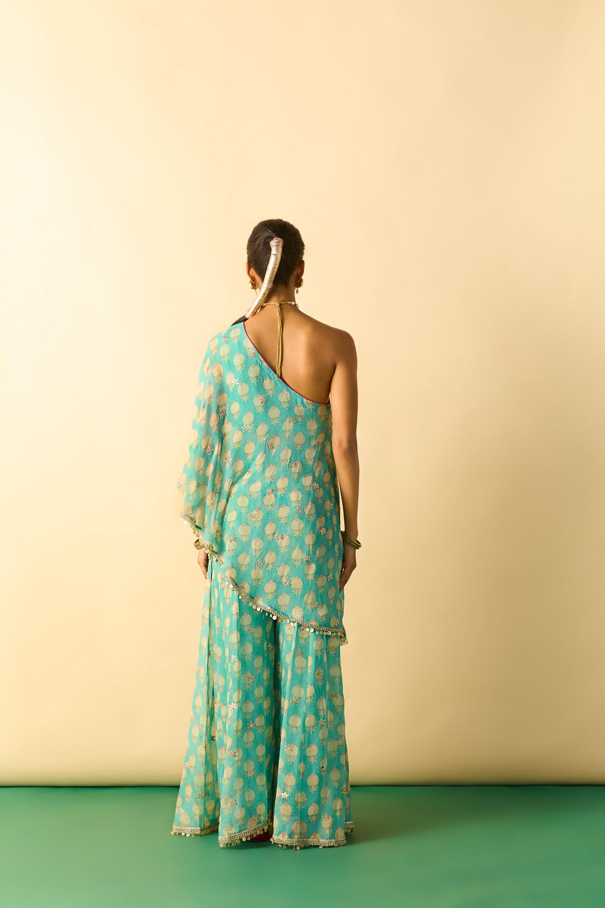 chhavi one shoulder set 22