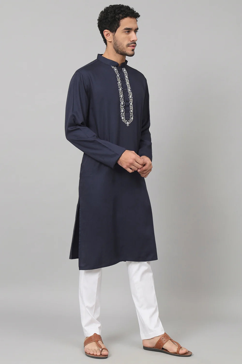 Marinho Neckline embroidered cotton kurta
