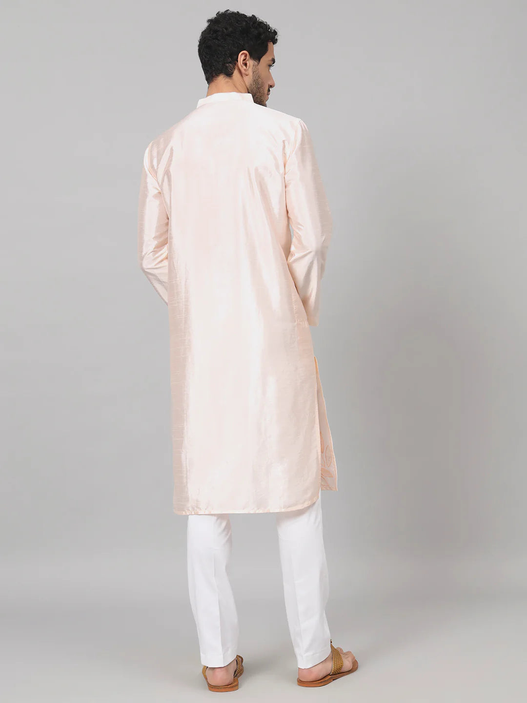 Abrikos Leafy silk kurta with patch embellishment