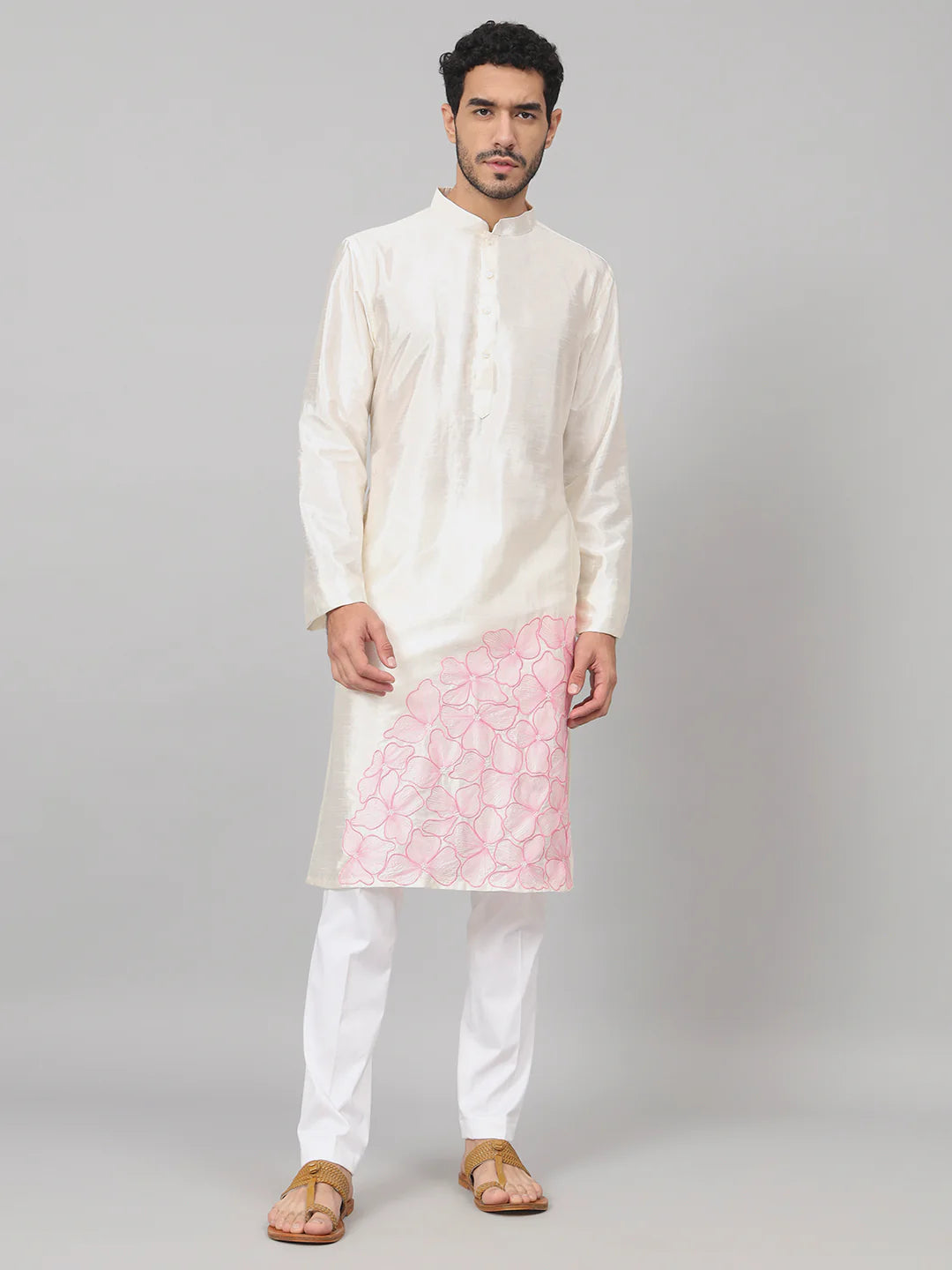 Ivoire Contours patels embroidered silk kurta