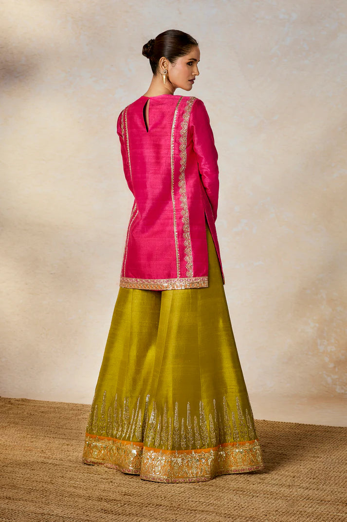 THE MEETHA PAAN SHARARA SET