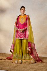 THE MEETHA PAAN SHARARA SET
