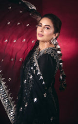 Huma Qureshi in Amiha AG Set