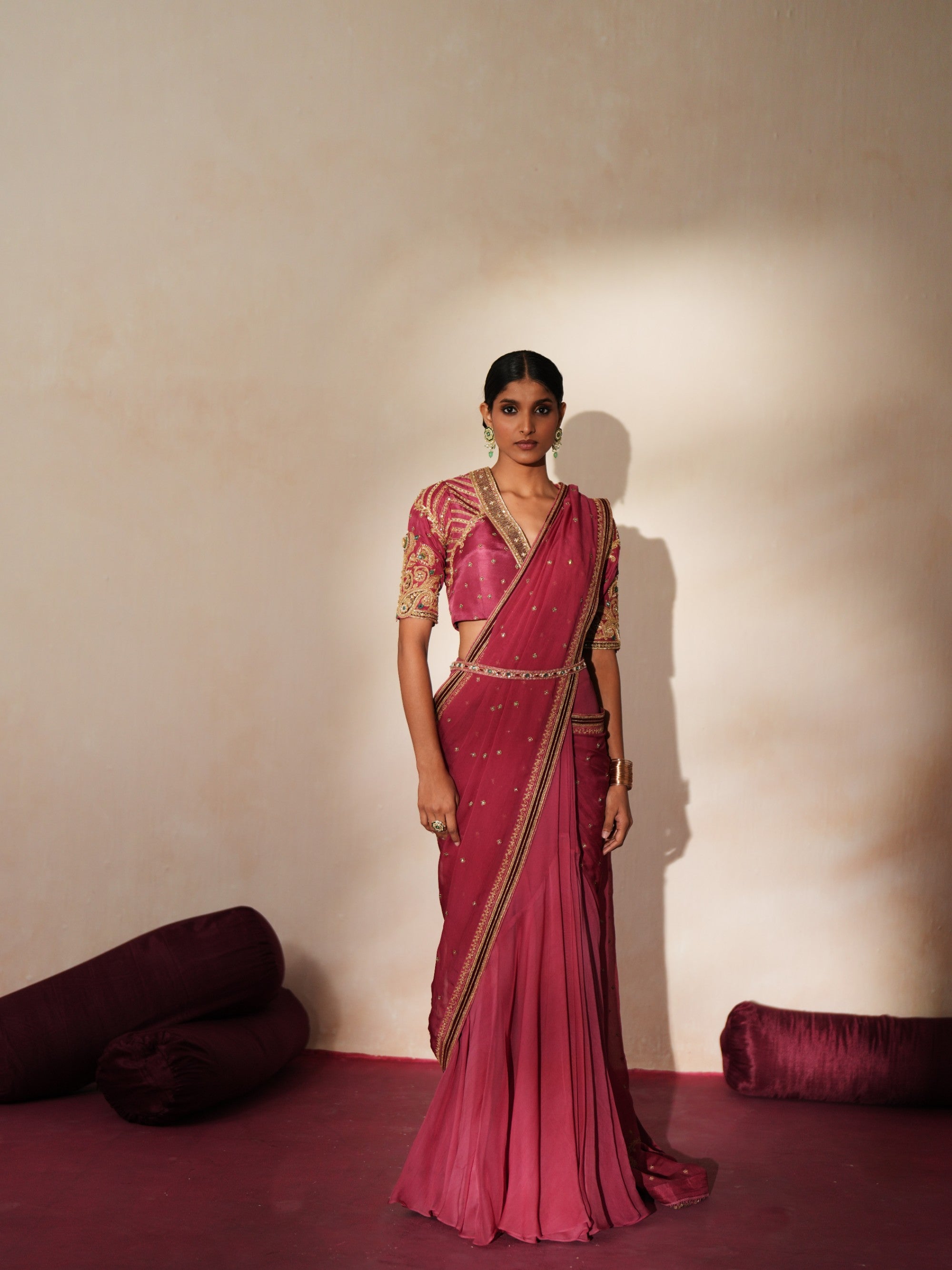 Nayaab Concept Saree Set