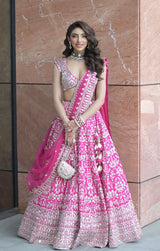 Mallika in Niranjana Lehenga Set