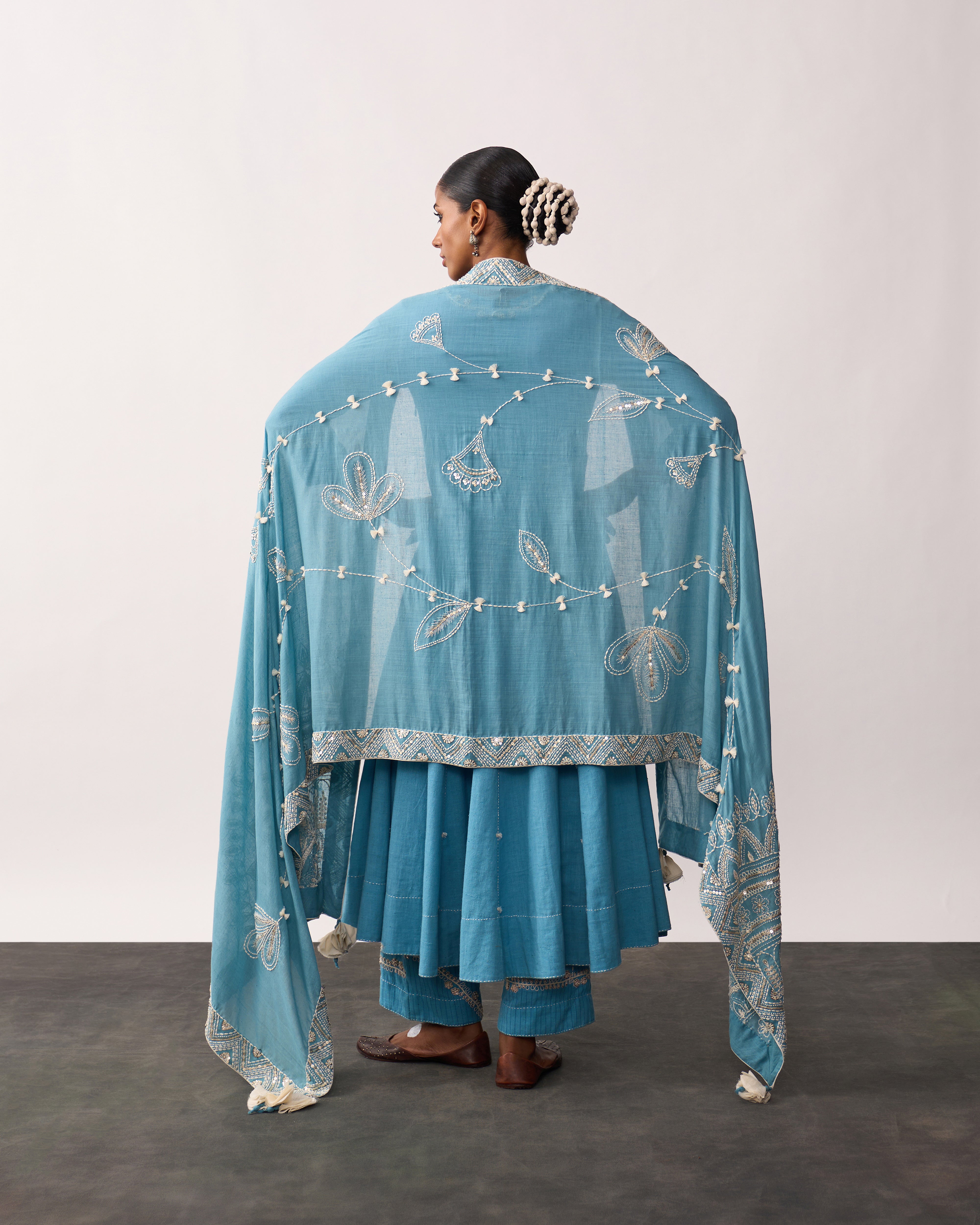 KITTUR RANI Blue Hand-spun Embroidered Dupatta