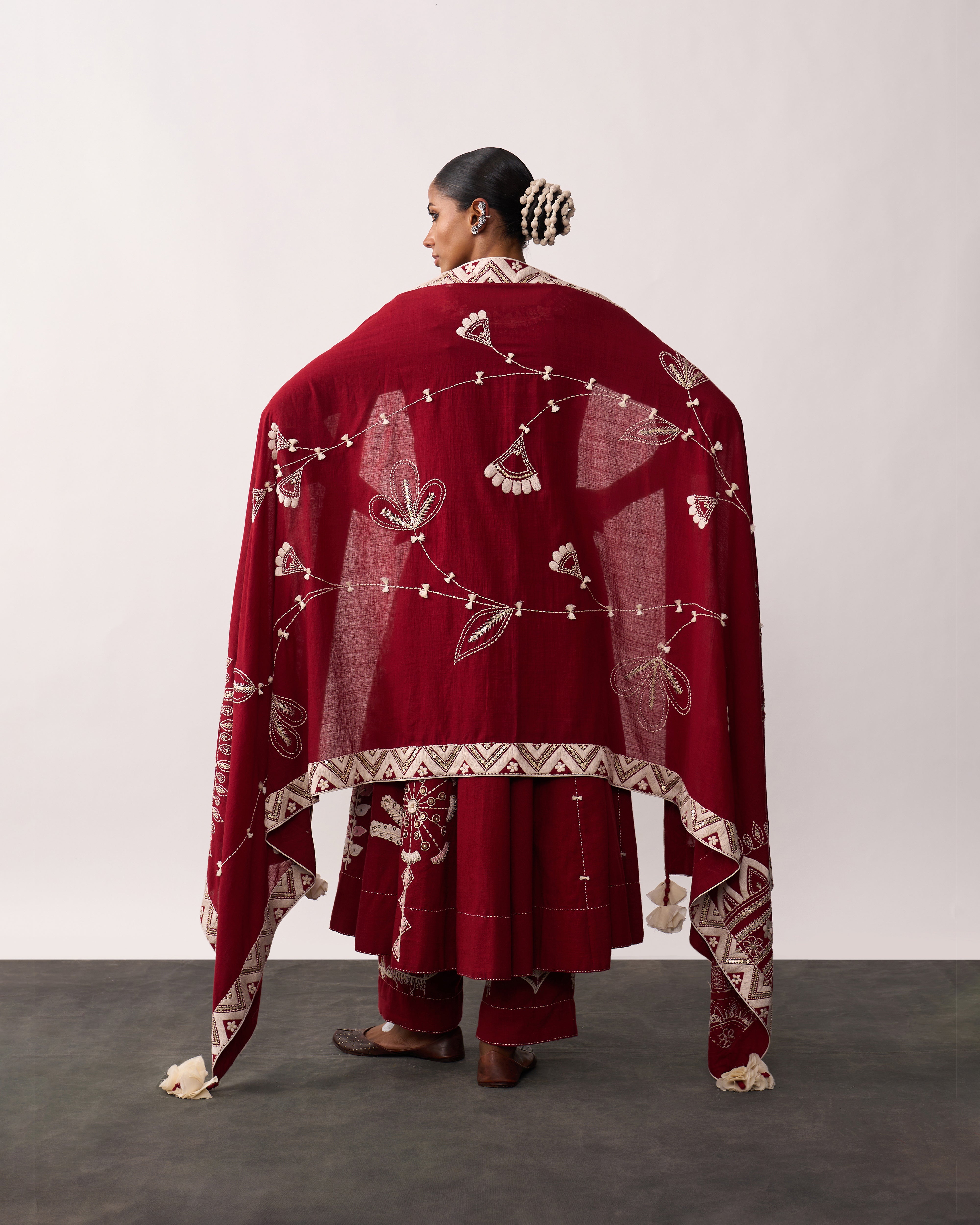 KITTUR RANI Red Hand-spun Embroidered Dupatta