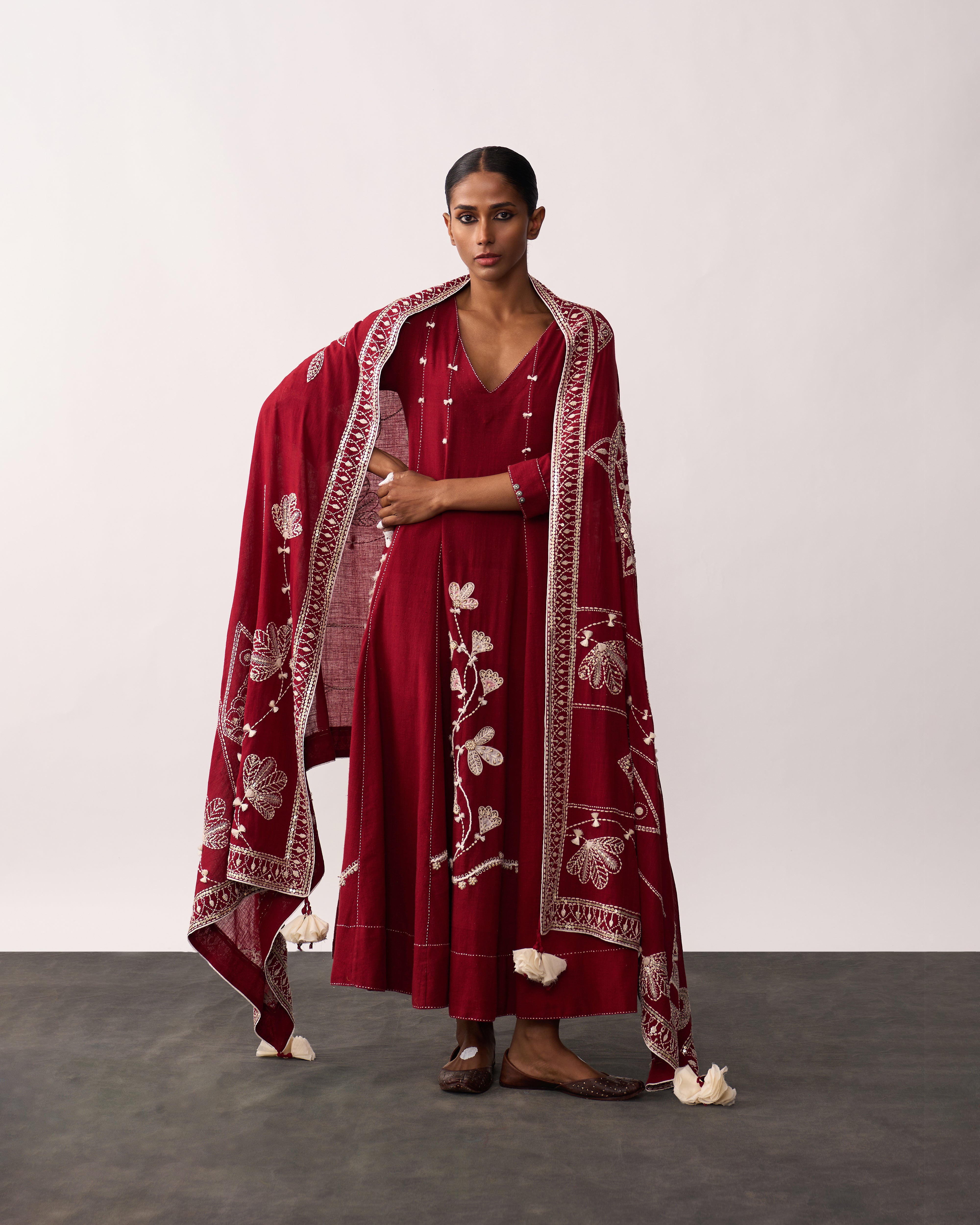 RANI LAXMI Red Hand-spun Embroidered Dupatta