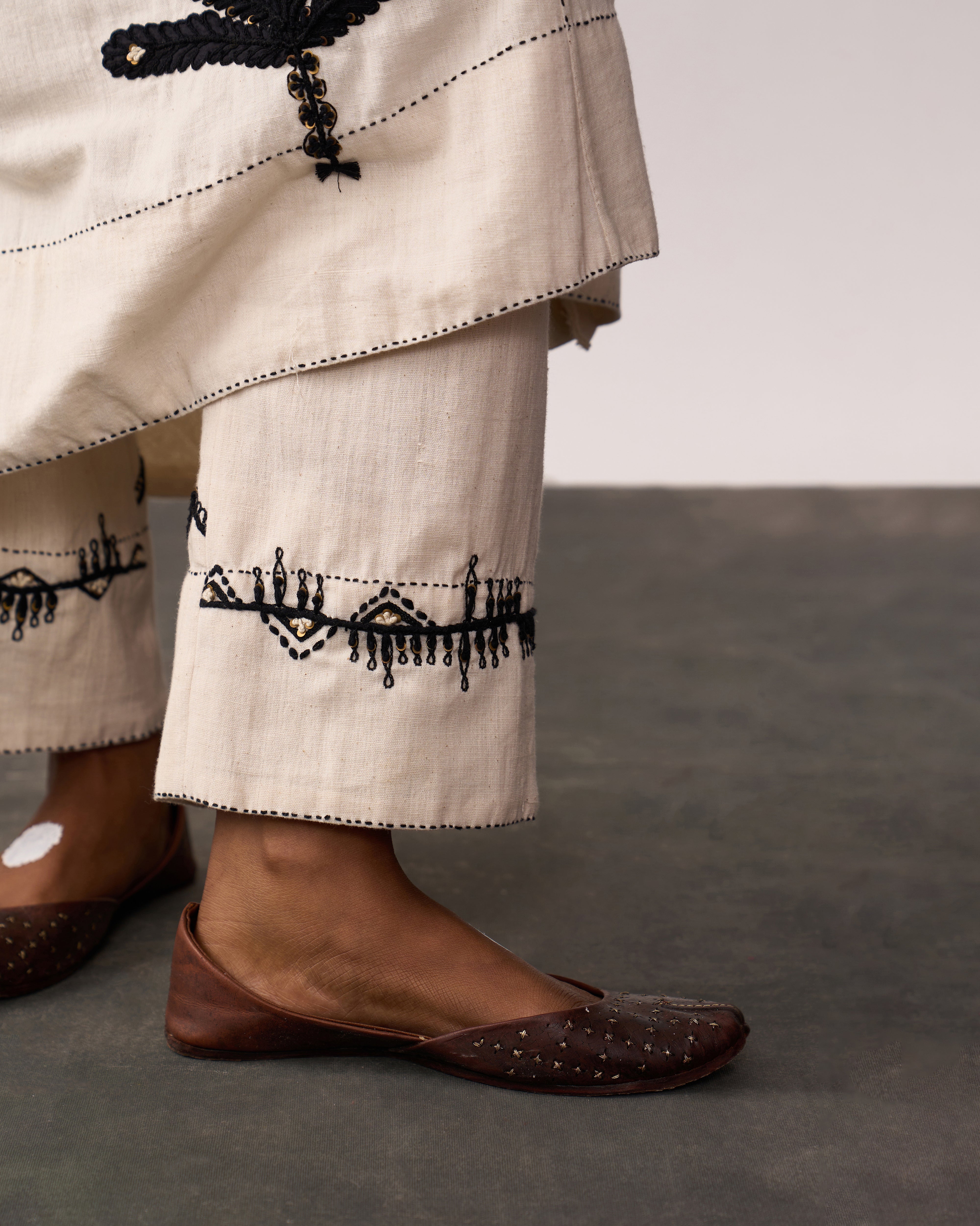 SUCHETA Ivory Handspun Kurta Set
