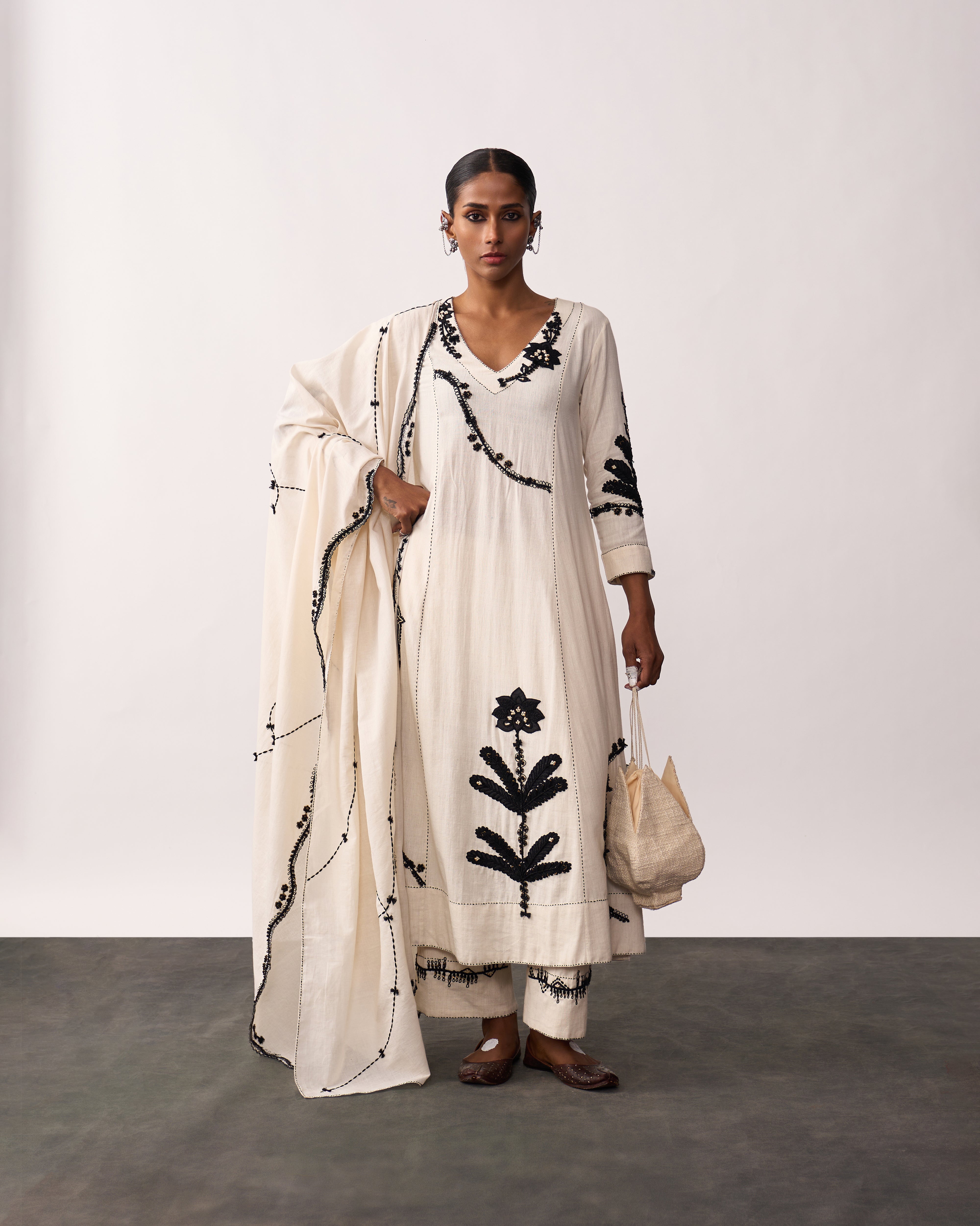 SUCHETA Ivory Handspun Kurta Set